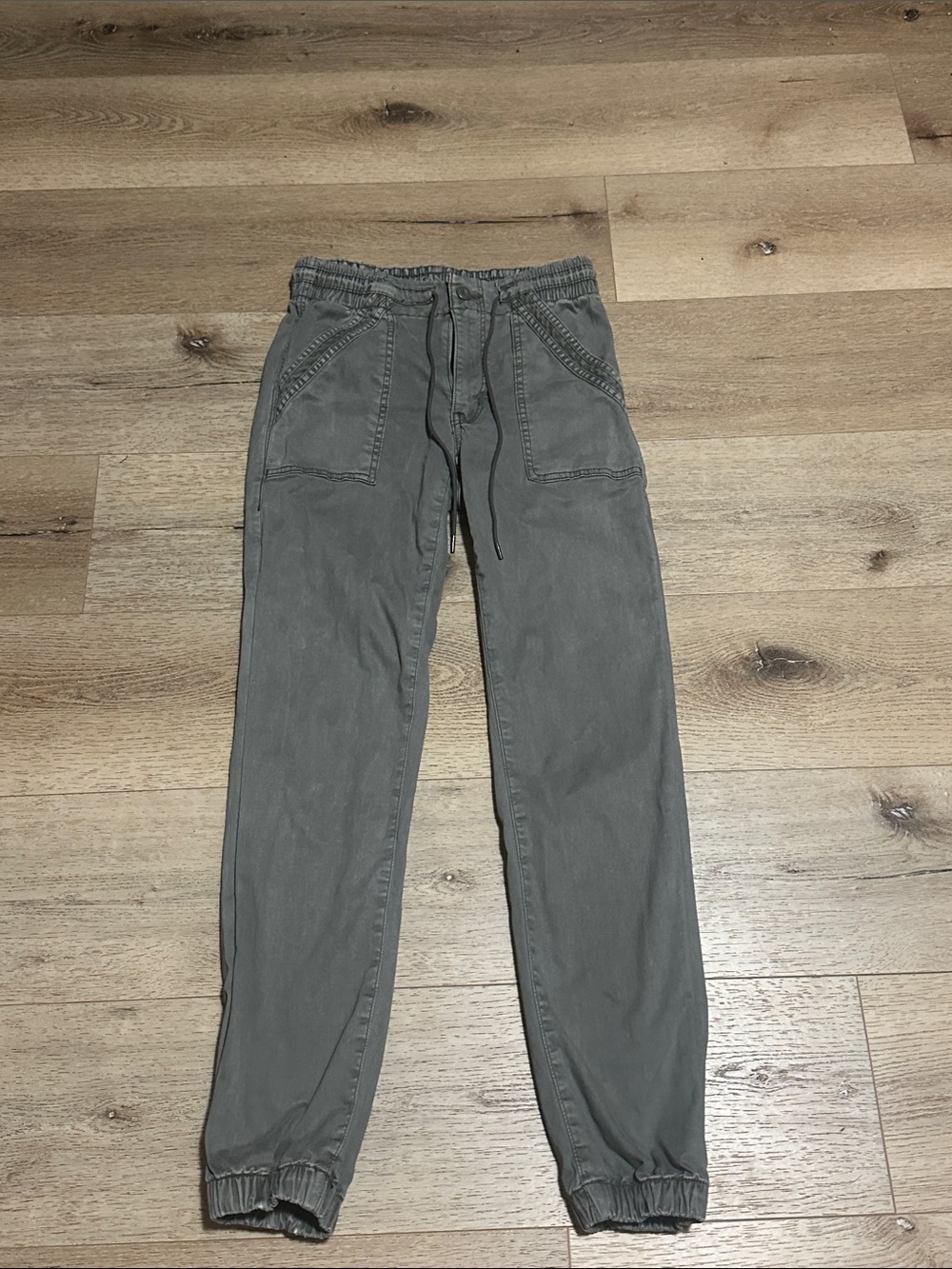 American Eagle Outfitters Women’s Camo Green Drawstring Joggers